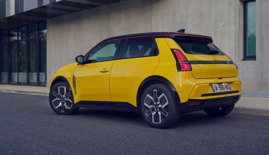 Renault's Adorable New Electric Car is So Cheap, You Won't Believe the Price